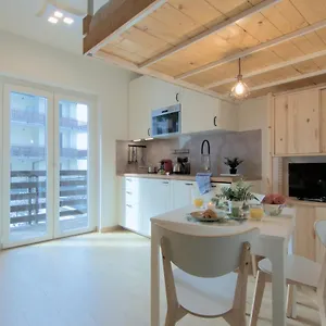  Appartamento Casa Pino- Loft Con Giardino Magnolta Italia